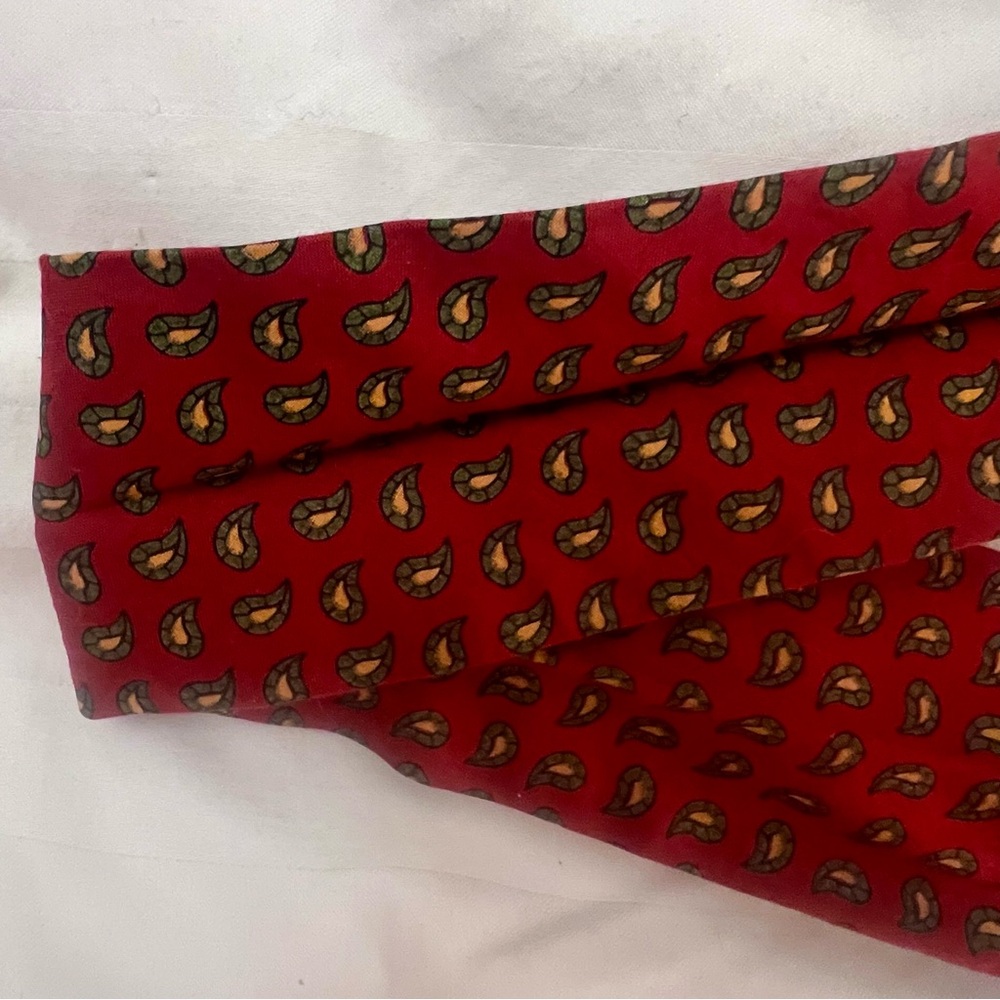 Red Patterned Tie - Picture 2 of 3
